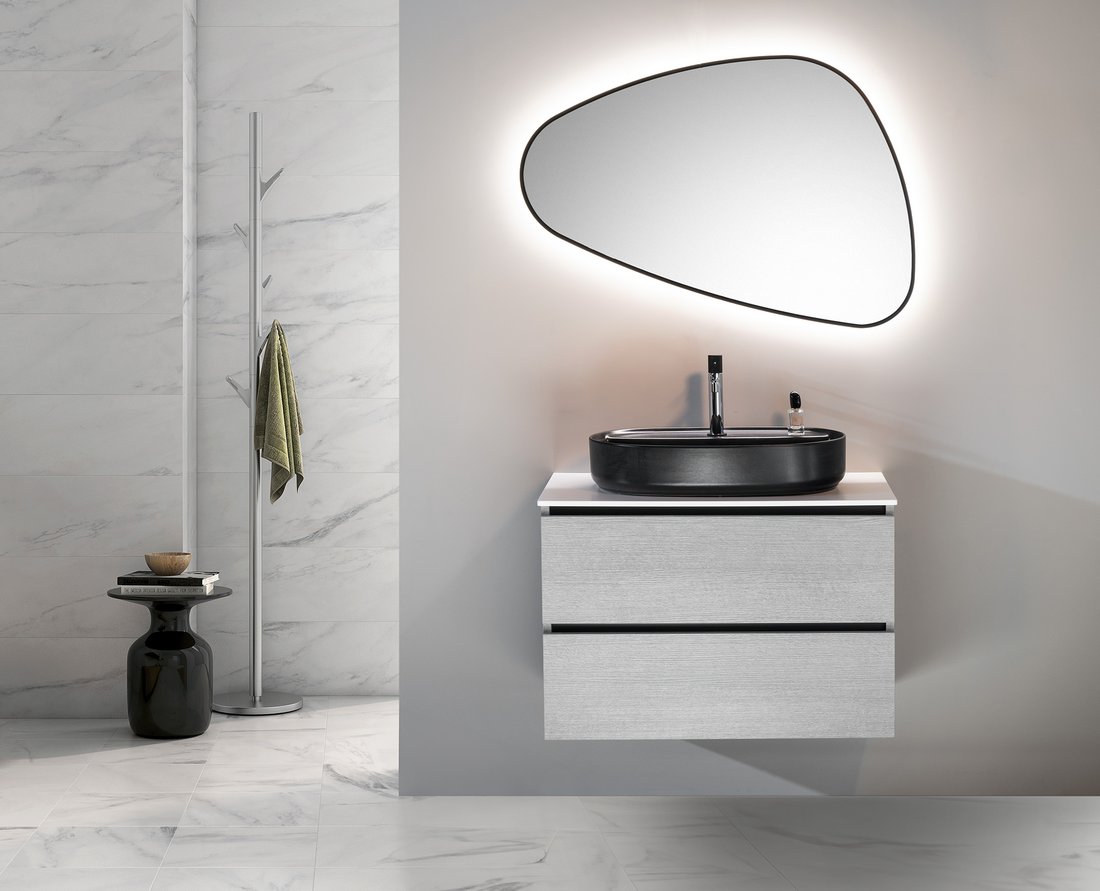 Amenajare baie lavoar Infinity negru pe mobilier cu blat