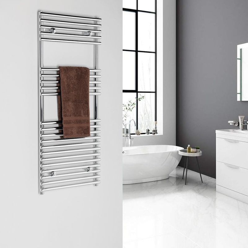 Amenajare baie utilizand caloriferul portprosop tip scara  cromat Sapho Deserto