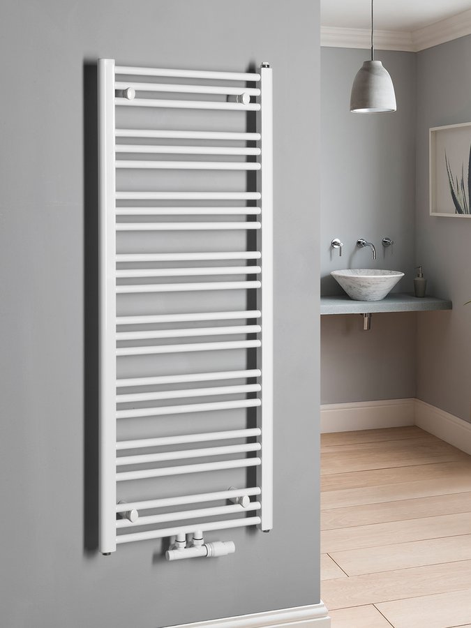 Amenajare baie radiator calorifer portprosop alb Albrecht 525 W Amenajare baie radiator calorifer portprosop alb Albrecht 525 W