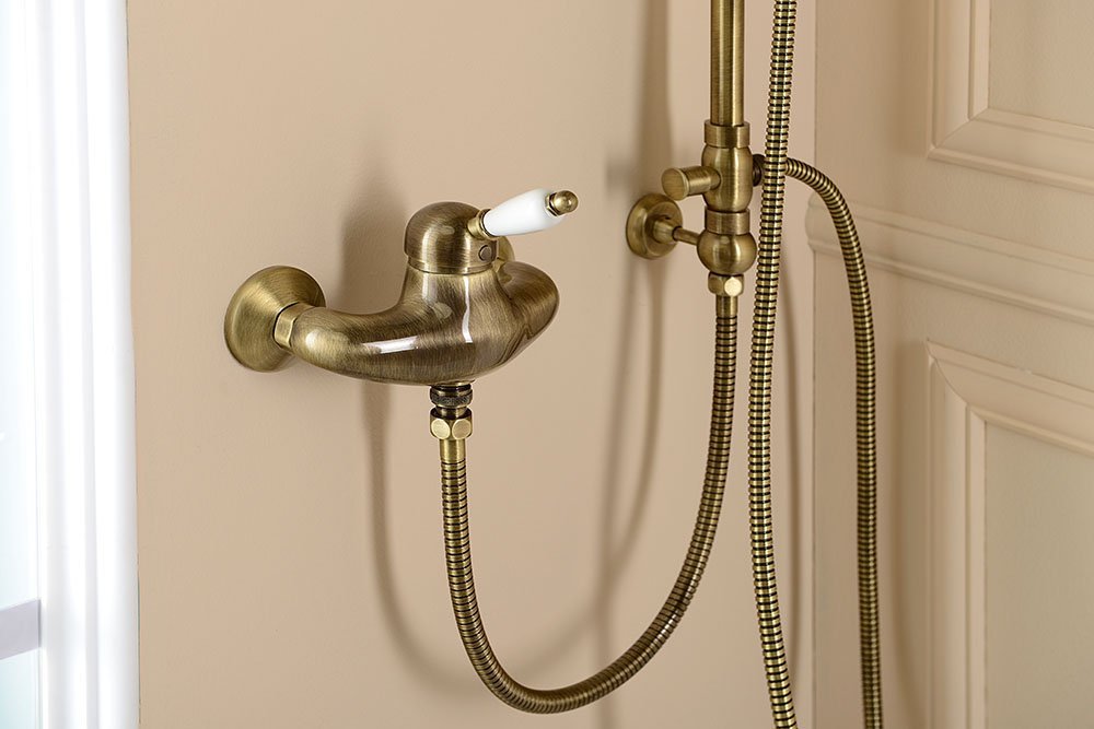 Exemplu montaj si amenajare baie baterie dus Retro bronz maneta alba