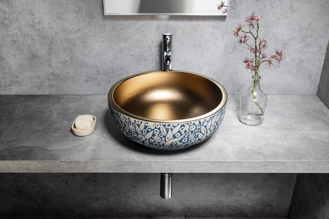 Amenajare baie lavoar pictat, colorat si gravat