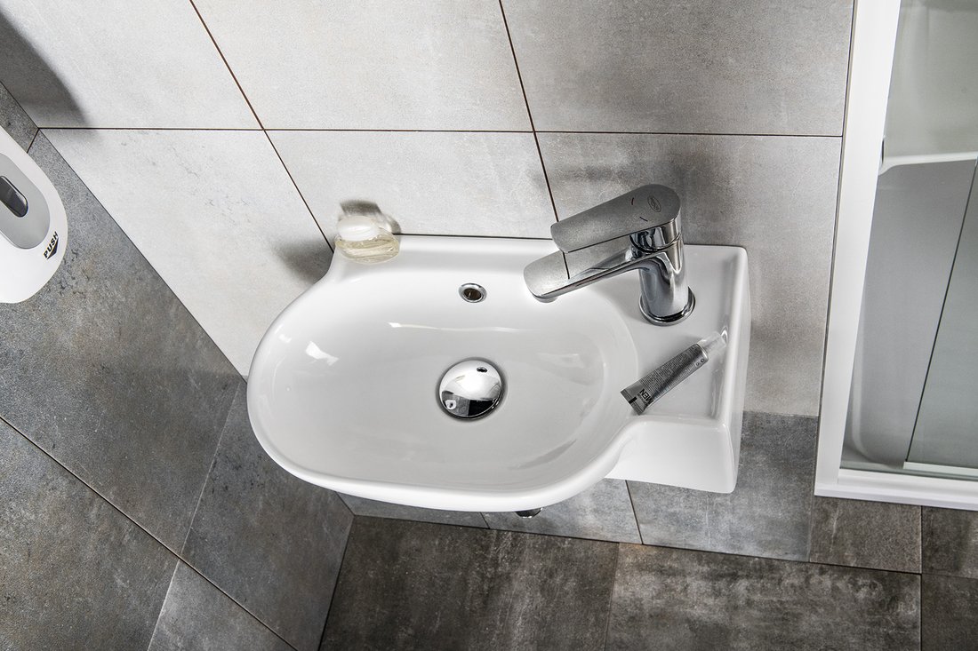 Idee amenajare lavoar 45 cm Yumo