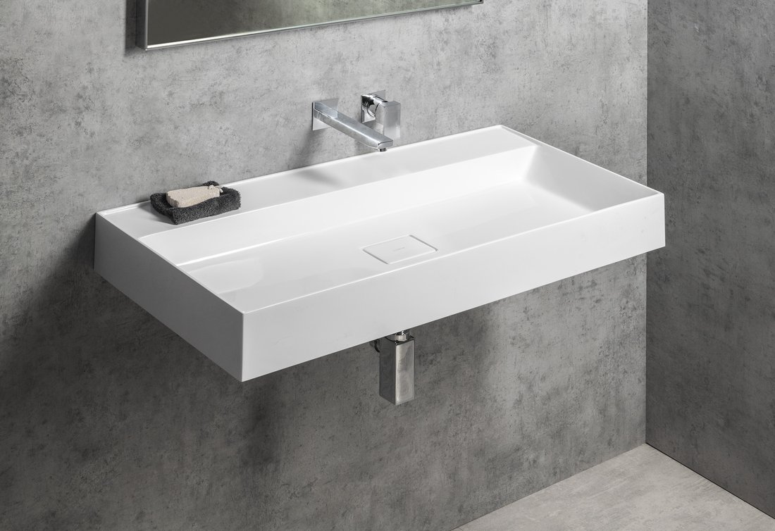  Idee amenajare baie cu lavoar suspendat si baterie incastrabila