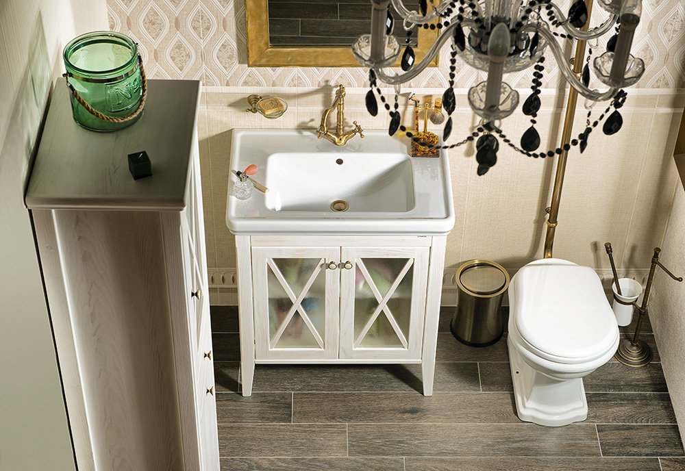 Idee amenajare baie stil retro cu mobilier lemn masiv